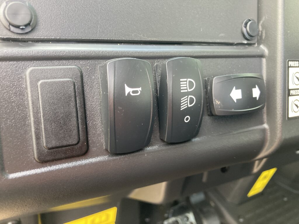 John Deere XUV875M Gator - Image 15