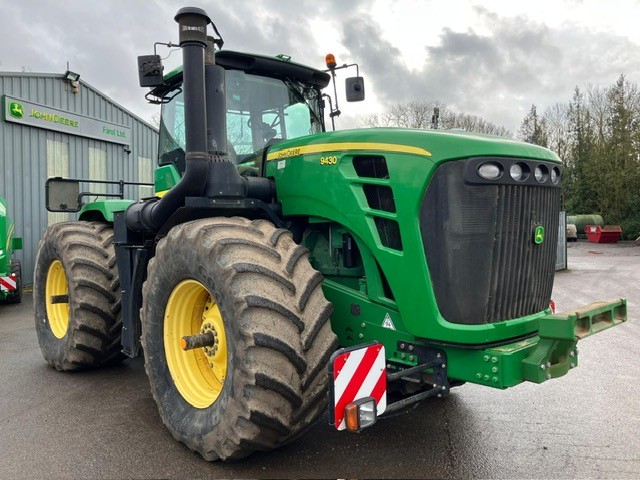 John Deere 8430