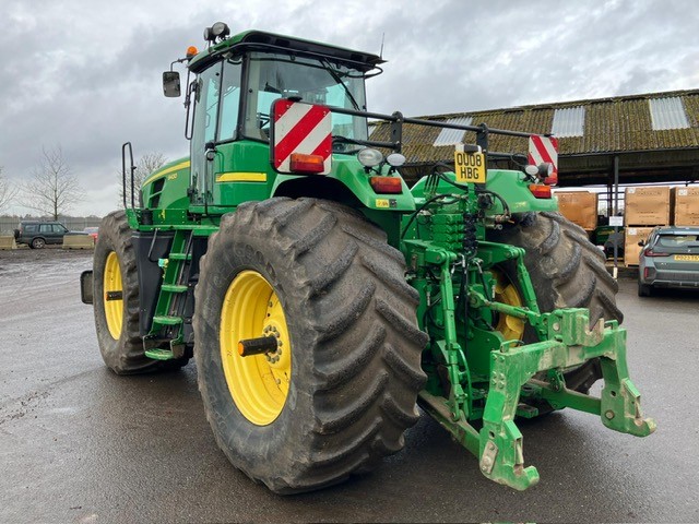 John Deere 8430