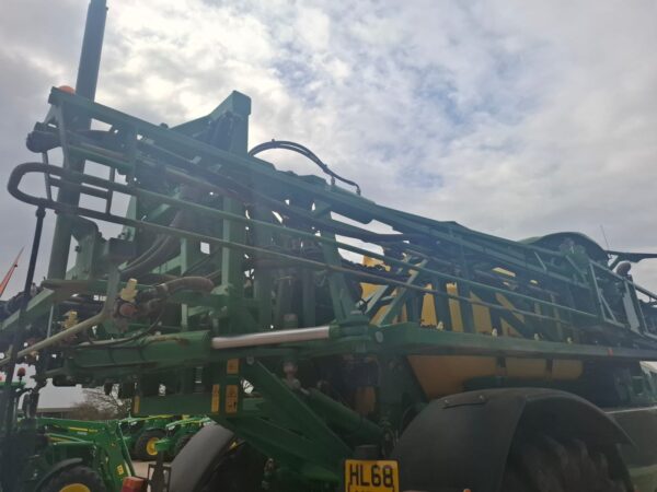 John Deere R4040i - Image 13