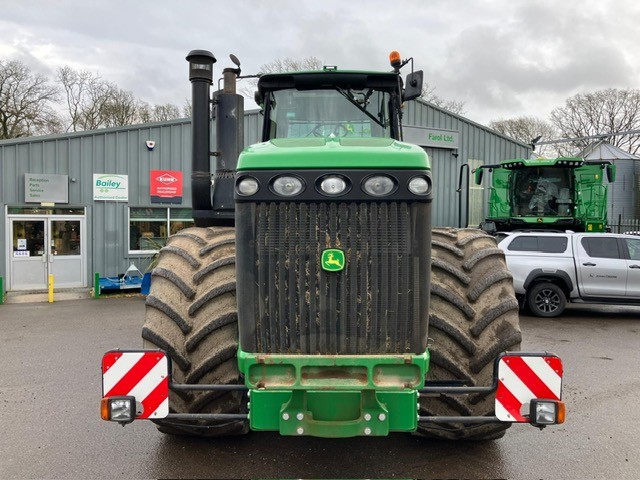 John Deere 8430