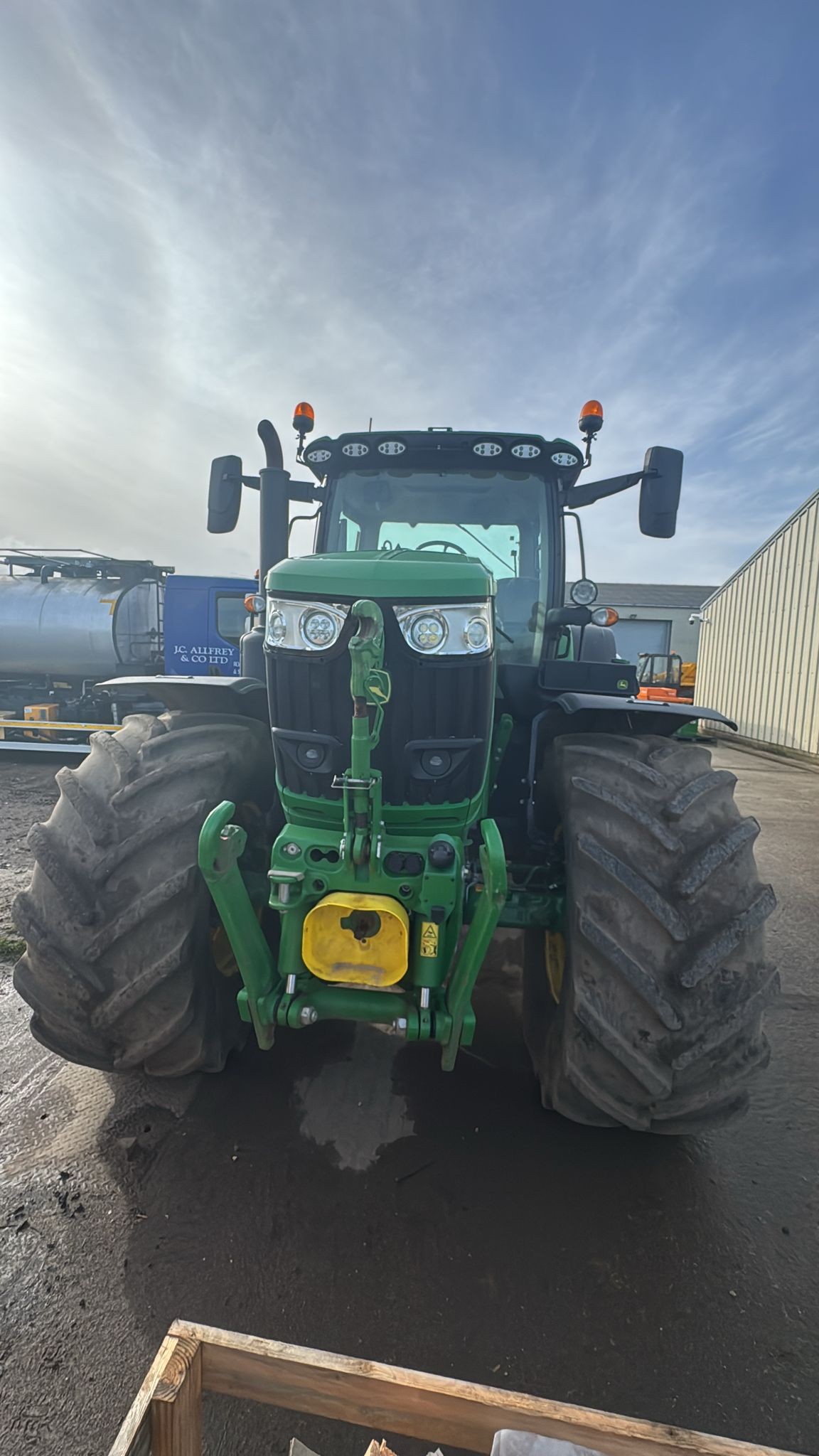 John Deere 6R 215