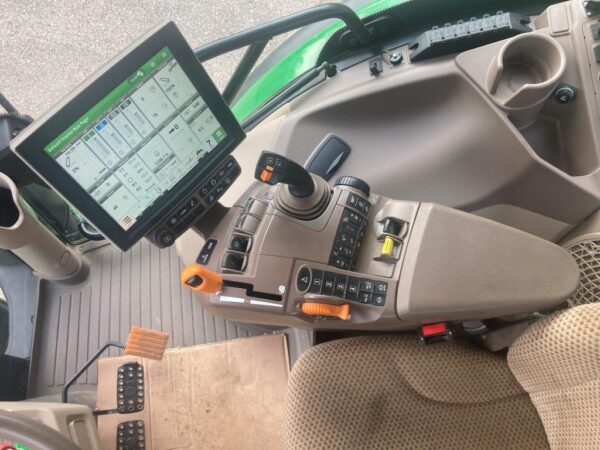 John Deere 6215R - Image 12