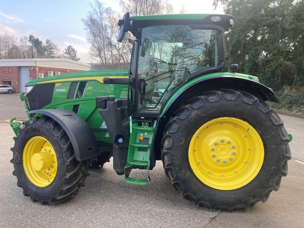 John Deere 6R 215