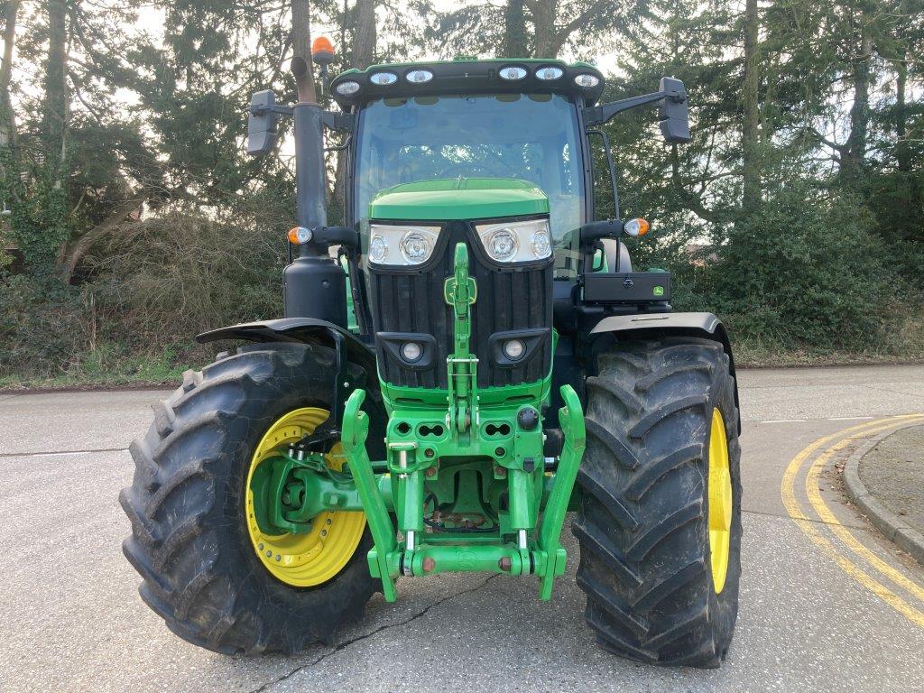 John Deere 6R 215