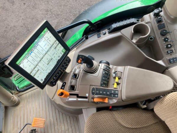 John Deere 6R 215 - Image 12