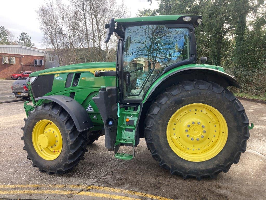 John Deere 6R 215