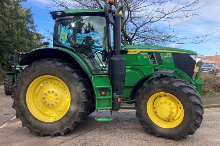 John Deere 6R 215