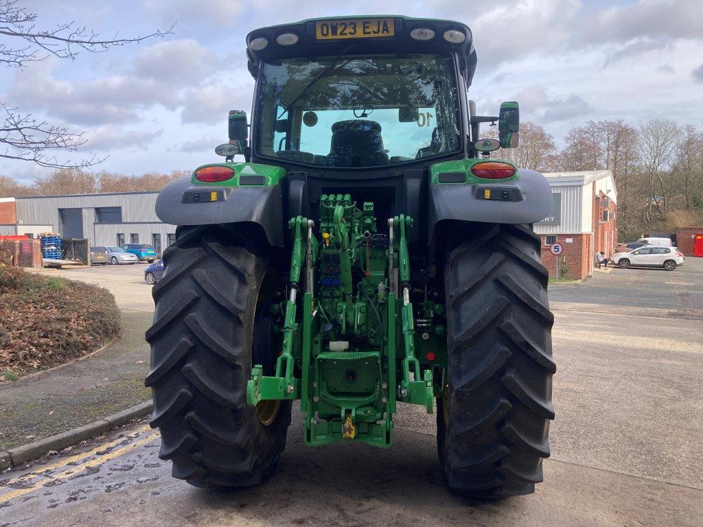 John Deere 6R 215