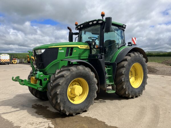 John Deere 6R 215