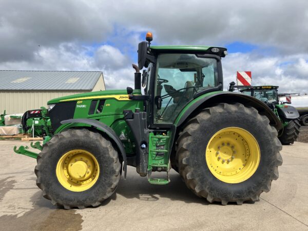 John Deere 6R 215 - Image 2