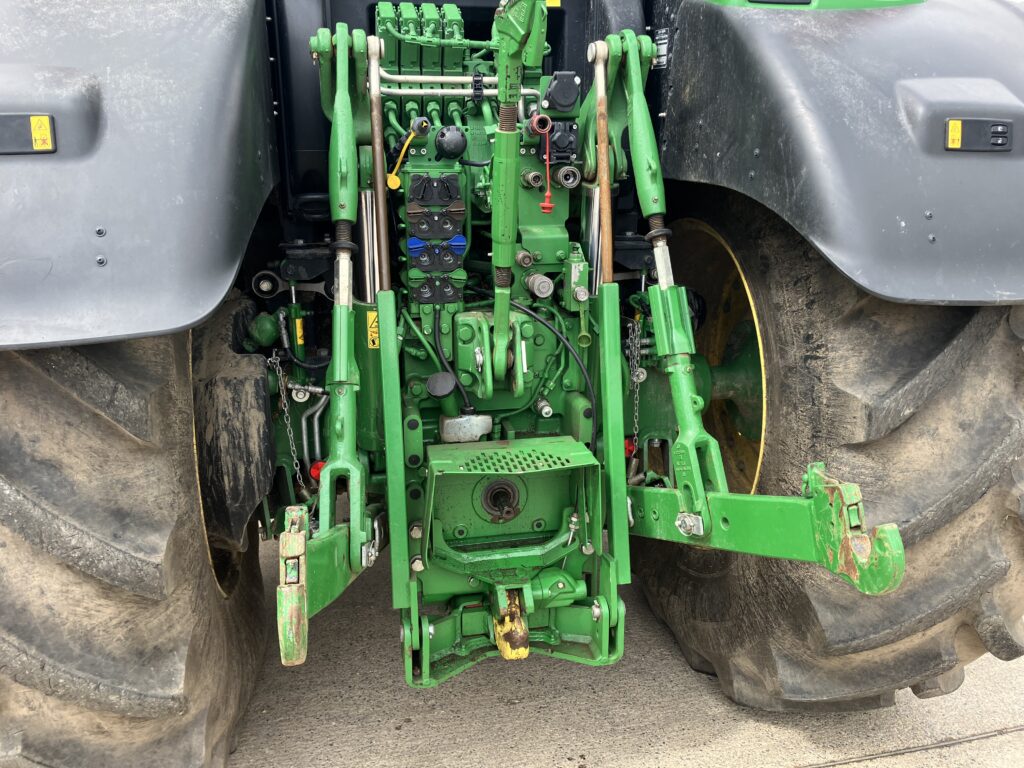 John Deere 6R 215 - Image 13