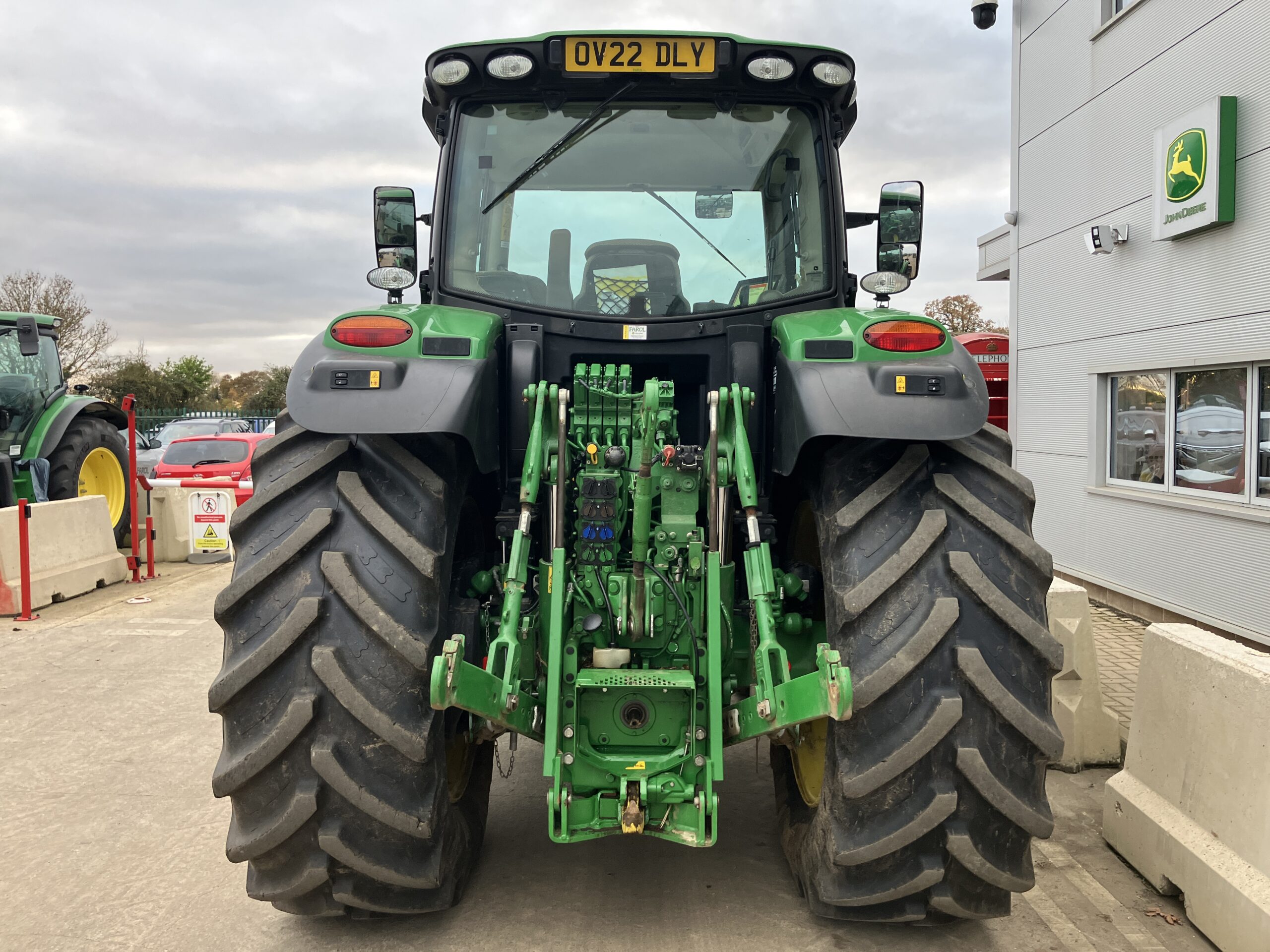 John Deere 6215R