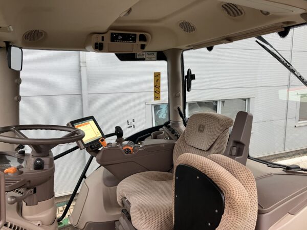 John Deere 6215R - Image 9