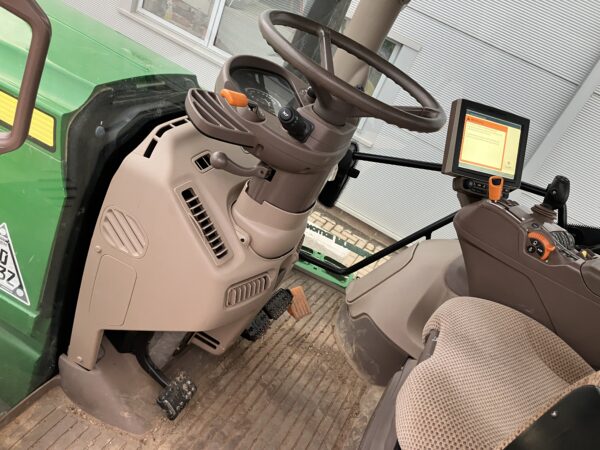 John Deere 6215R - Image 10