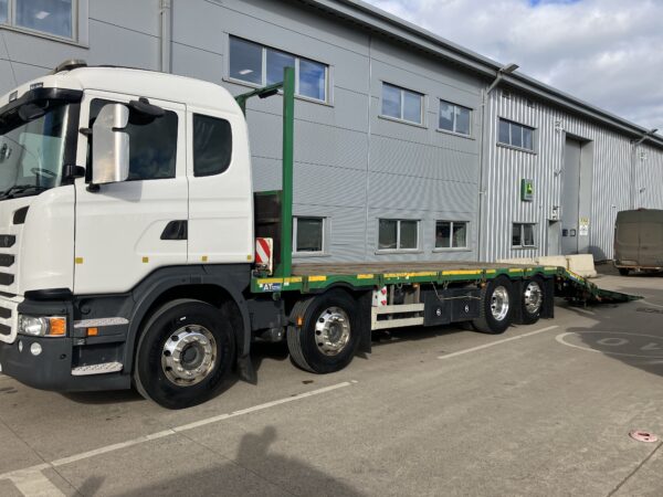 Scania G450 8x2 Andover Beavertail Plant truck - Image 3