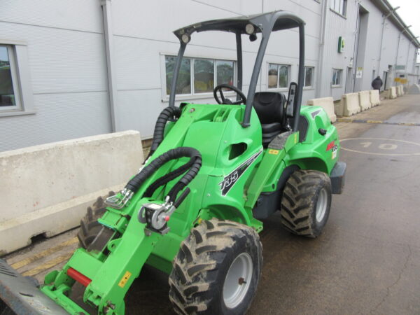AVANT 735 - Image 12