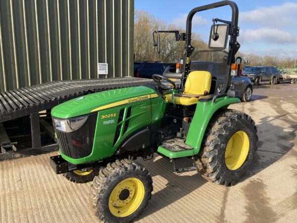 John Deere 3025E compact tractor