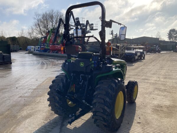 John Deere 3025E Compact Tractor - Image 5
