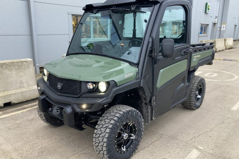 John Deere XUV875M Gator
