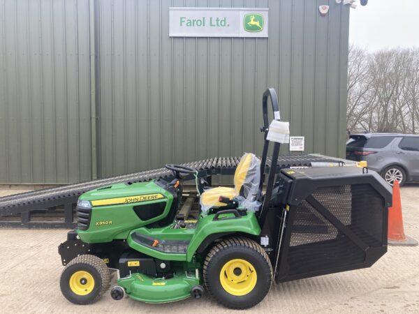 John Deere X950R ride on mower - Image 2