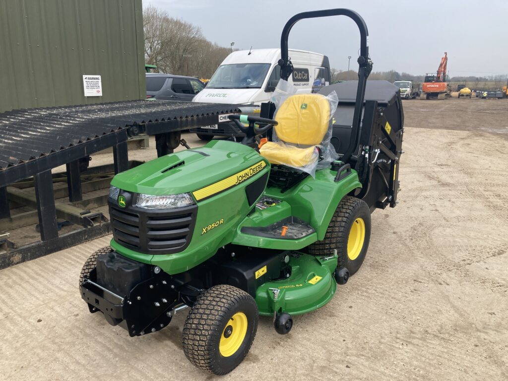 John Deere X950R ride on cut and collect mower