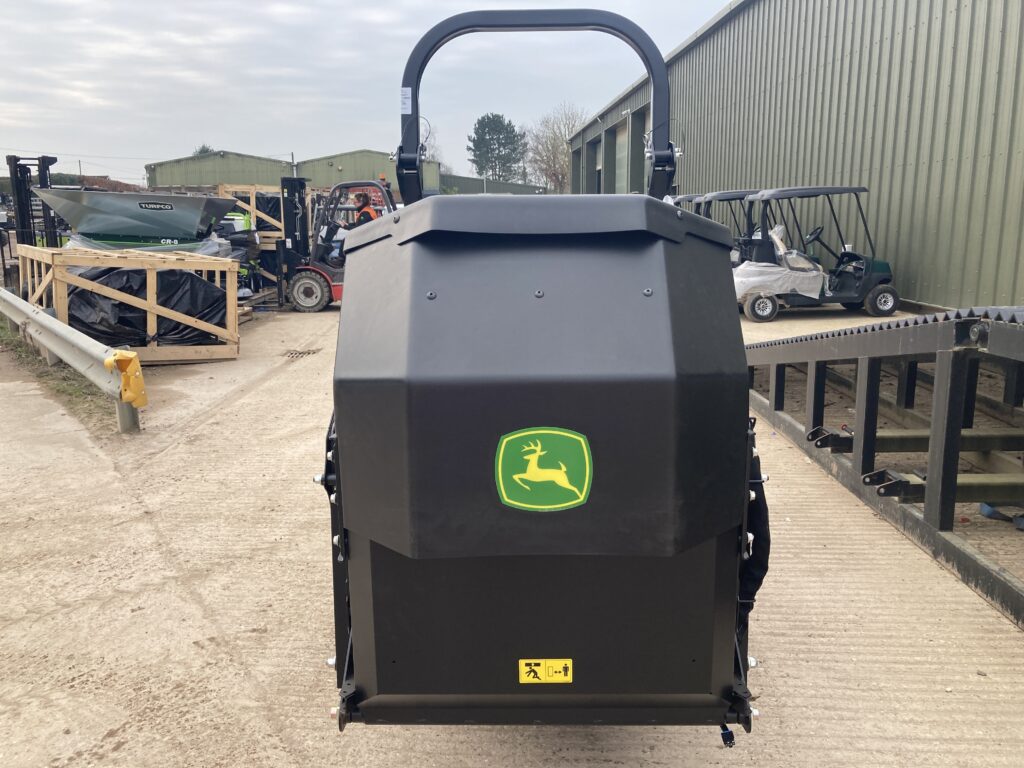 John Deere X950R ride on cut and collect mower - Image 4