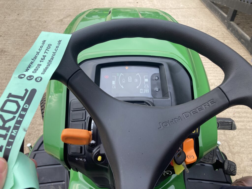John Deere X950R ride on cut and collect mower - Image 11