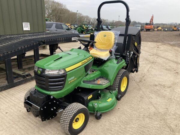 John Deere X950R ride on cut and collect mower