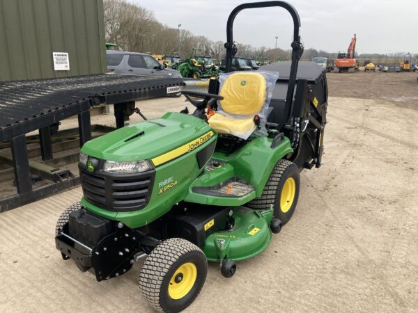 John Deere X950R ride on cut and collect mower