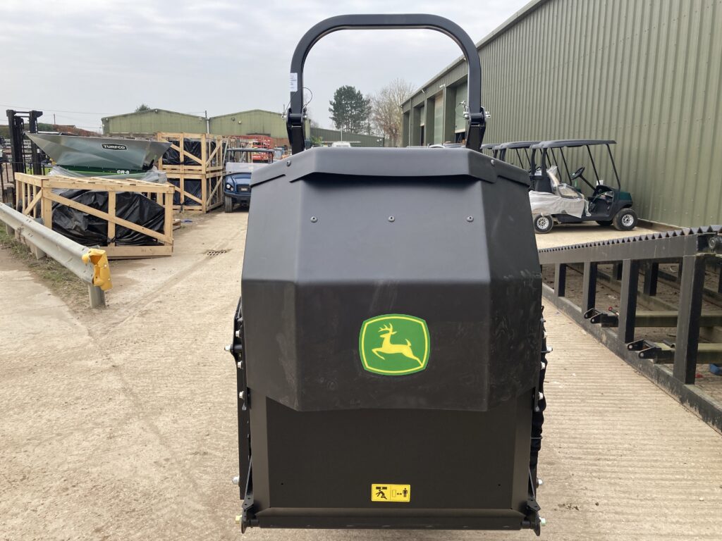 John Deere X950R ride on cut and collect mower - Image 4