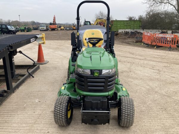 John Deere X950R ride on cut and collect mower - Image 7