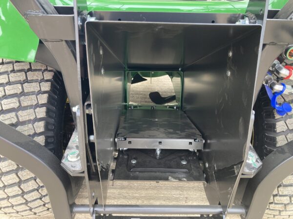 John Deere X950R ride on cut and collect mower - Image 10