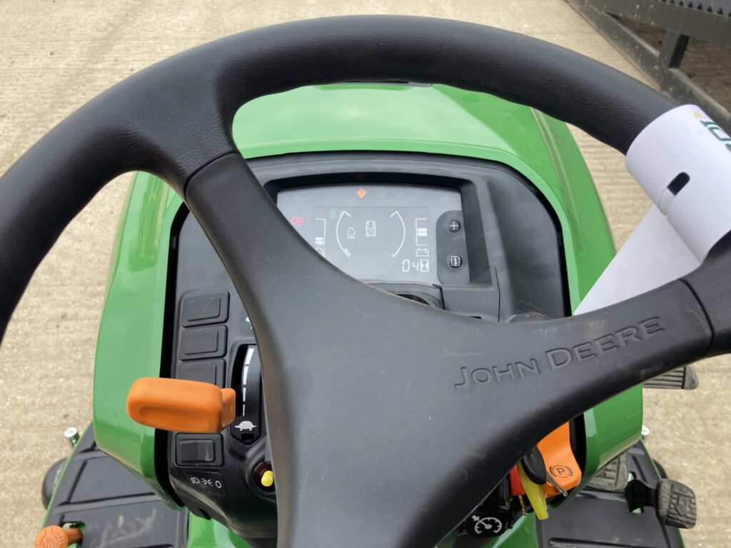 John Deere X950R ride on cut and collect mower - Image 11