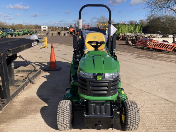 John Deere X950R ride on cut and collect mower - Image 7