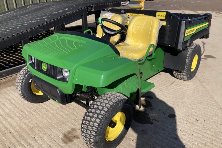 John Deere TE electric Gator