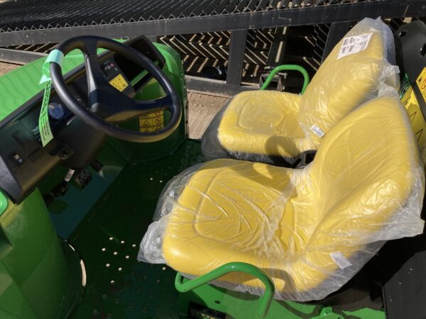 John Deere TE electric Gator - Image 11