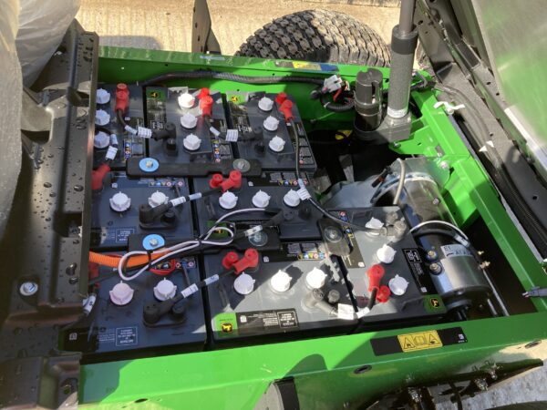 John Deere TE electric Gator - Image 13