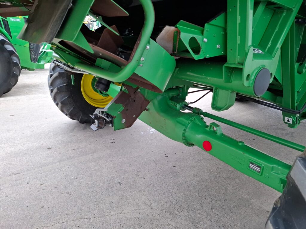 John Deere T670 - Image 9