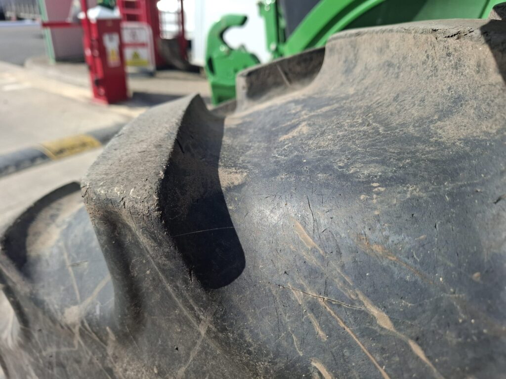 John Deere 6R 215 - Image 11