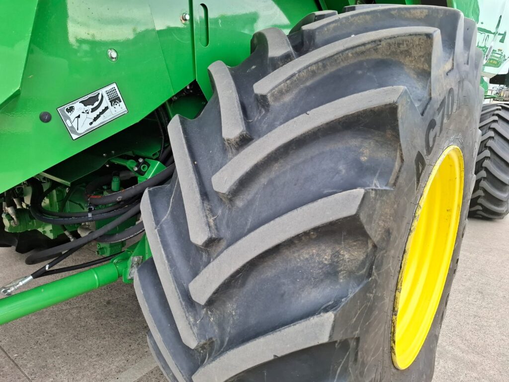 John Deere T670 - Image 13