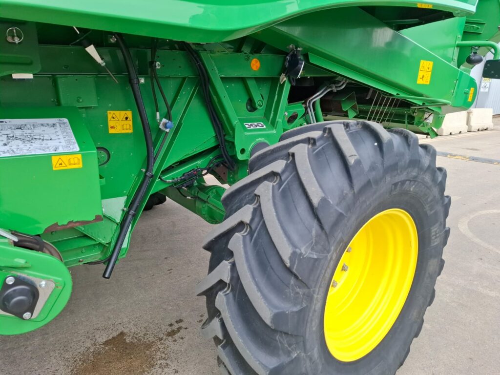 John Deere T670 - Image 14