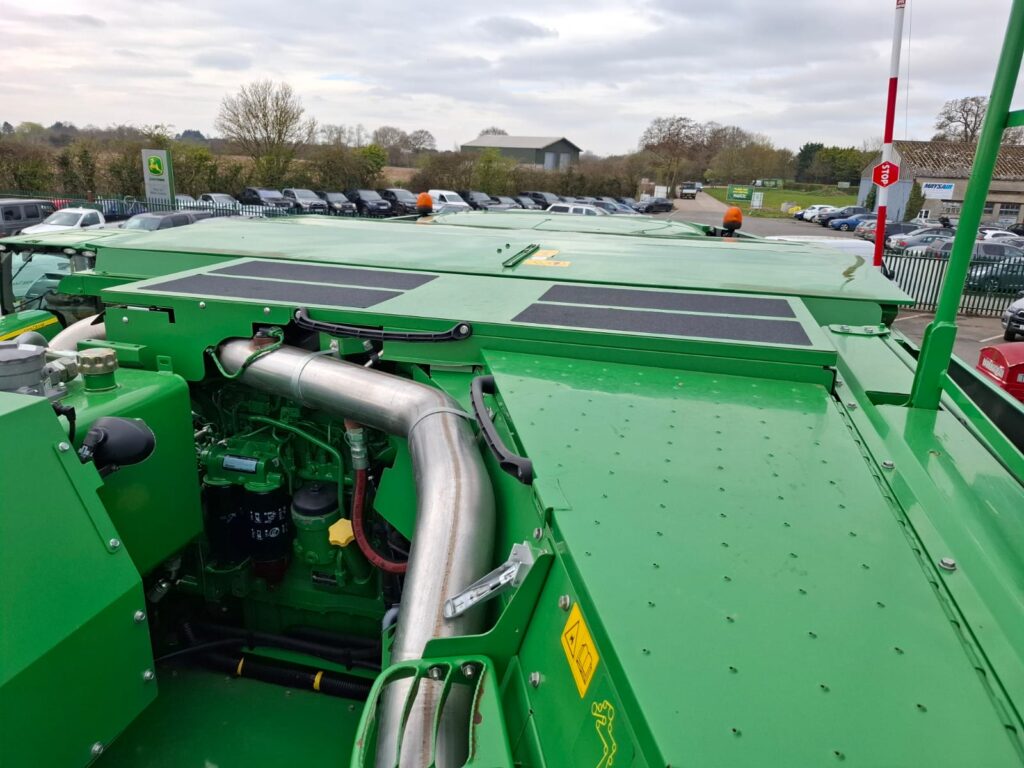 John Deere T670 - Image 15
