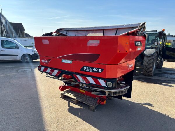 Kuhn Axis 40.2 M-EMC-W