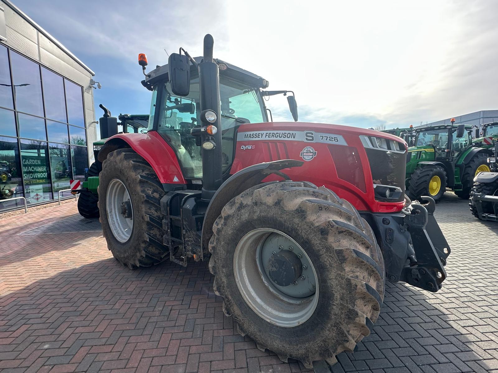 Massey Ferguson 7726S