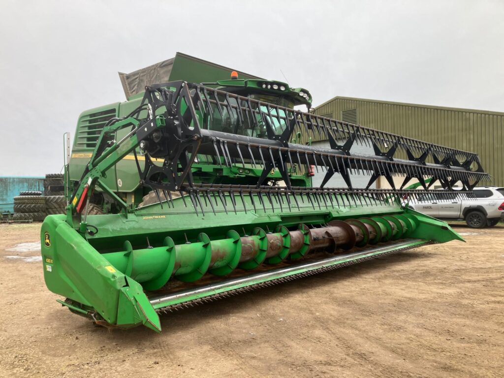 John Deere T670 - Image 24