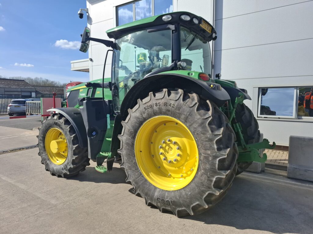 John Deere 6R 215 - Image 5