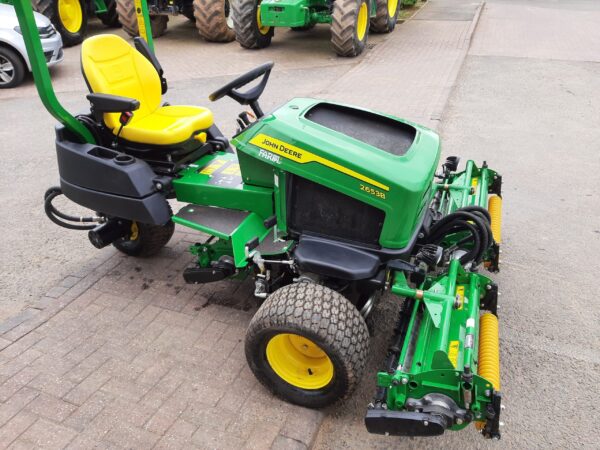 John Deere 2653B utility triple mower - Image 3