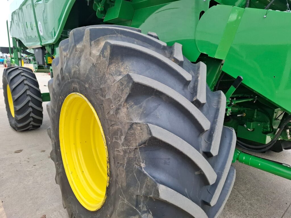 John Deere T670 - Image 6