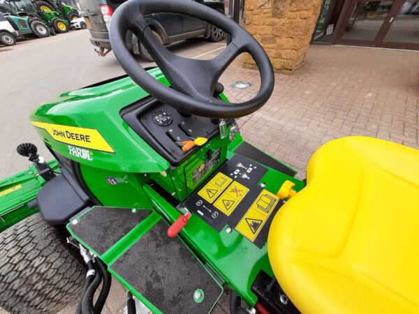John Deere 2653B utility triple mower - Image 9